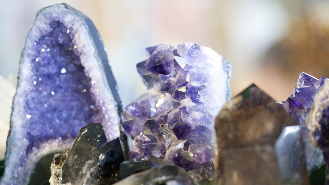 How to Cleansing And Charging Crystals